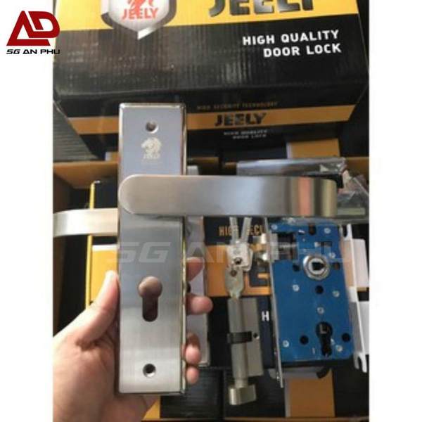 Khóa gạt tay là loại khóa gì?