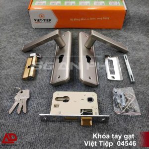 Khoa-tay-gat-Viet-Tiep-04546-300x300