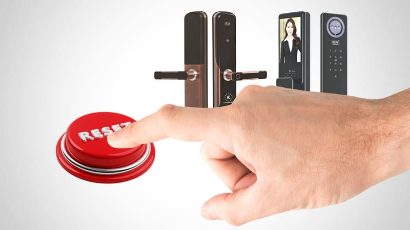 Làm thế nào để reset lại khóa cửa thông minh về mặc định?