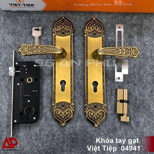 Dấu hiệu và 5 nguyên nhân chính khiến khóa cửa tay gạt bị kẹt