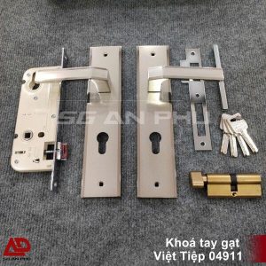 Chuẩn bị bộ dụng cụ cần thiết để sửa khóa tại nhà