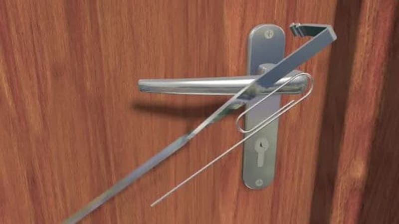 cach-mo-khoa-tay-gat-khi-mat-chia-4