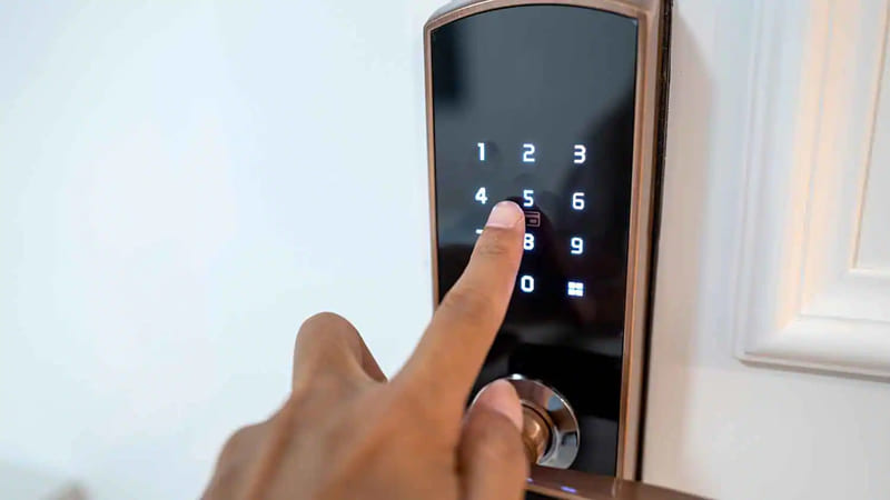 Reset khóa cửa thông minh về cài đặt gốc