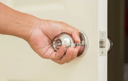 Nên chọn khóa cửa nhà vệ sinh nào chống gỉ, chống kẹt khóa?