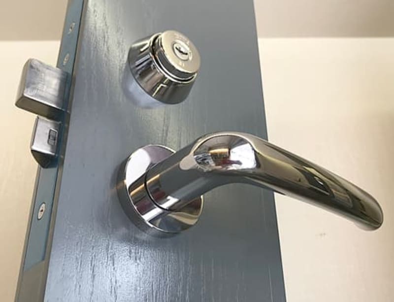 Hướng dẫn chọn mua khóa tay gạt chống trộm phù hợp nhất