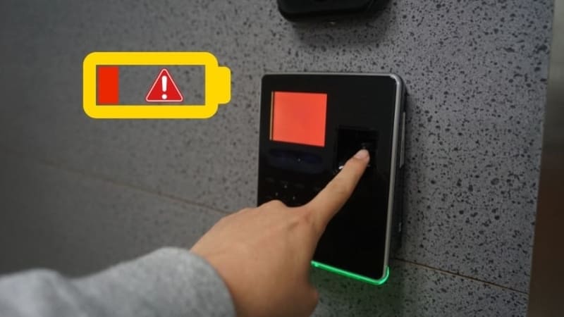 Khi khóa điện tử hết pin thì phải làm sao?