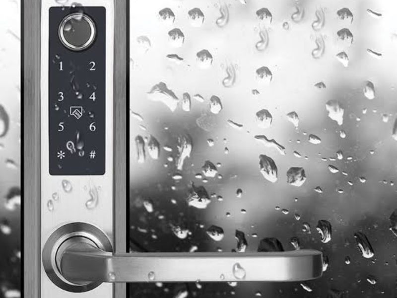 Các yếu tố cốt lõi quyết định khả năng chống nước của khóa vân tay