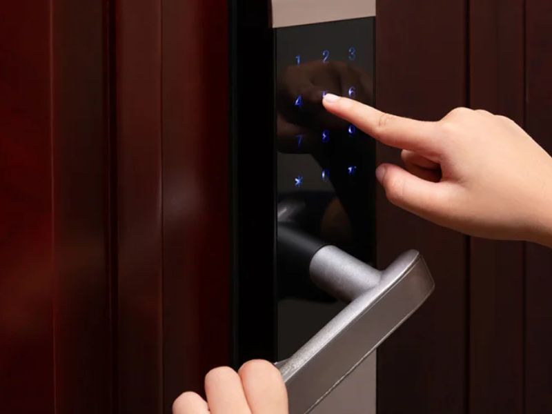 Tại sao cần đổi mật khẩu khóa cửa chung cư định kỳ?