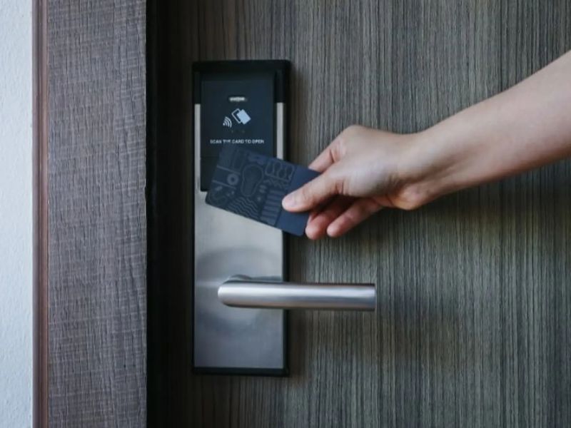 Làm gì khi quên mật khẩu khóa cửa điện tử? Hướng dẫn xử lý